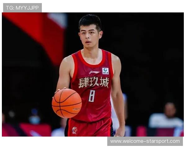 方硕：目前体能储备还不错，大家竞技和身体状态都还可以，方硕违体